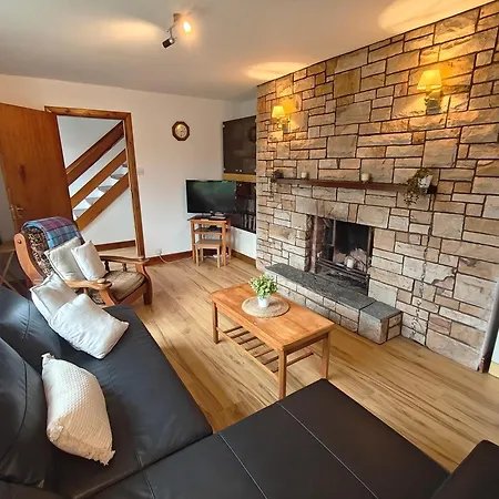 Erin House - Seconds Walk From Village *