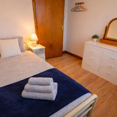 Erin House - Seconds Walk From Village *